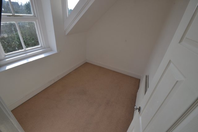  Image of 2 bedroom Flat to rent in Caerau Crescent Newport NP20 at Newport  Newport, NP20 4HG