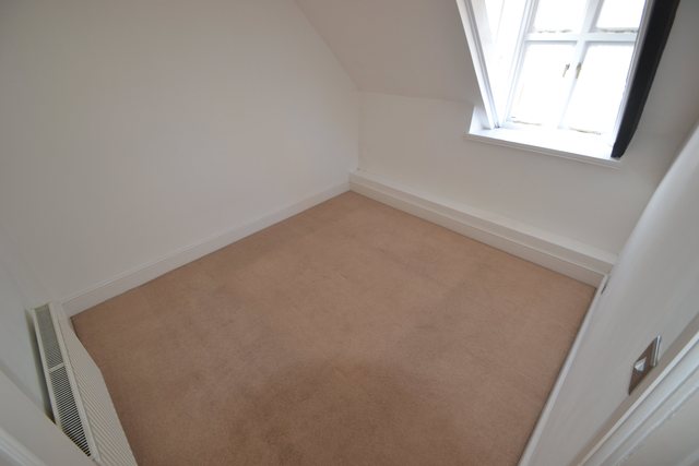 Image of 2 bedroom Flat to rent in Caerau Crescent Newport NP20 at Newport  Newport, NP20 4HG