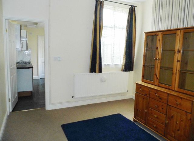  Image of 2 bedroom Terraced house to rent in Camden Street Fenton Stoke-on-Trent ST4 at Camden Street Heron Cross Stoke-On-Trent, ST4 3BN
