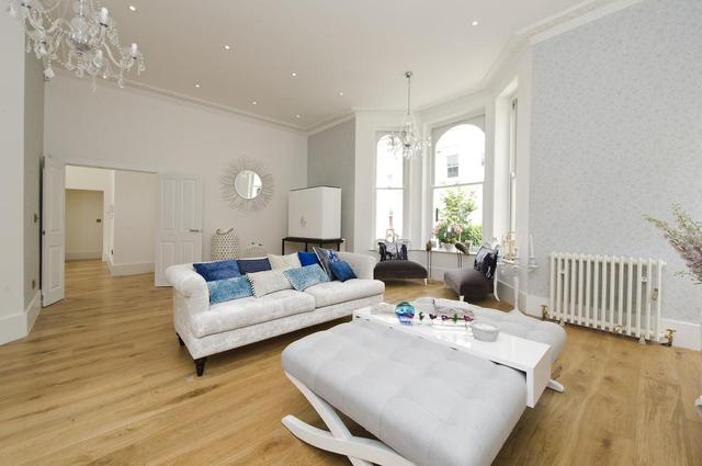  Image of 3 bedroom Ground Flat for sale in Campden Hill Gardens London W8 at Campden Hill Gardens  London, W8 7AZ