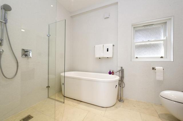  Image of 3 bedroom Ground Flat for sale in Campden Hill Gardens London W8 at Campden Hill Gardens  London, W8 7AZ