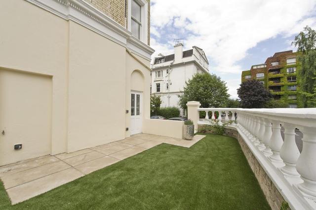  Image of 3 bedroom Ground Flat for sale in Campden Hill Gardens London W8 at Campden Hill Gardens  London, W8 7AZ