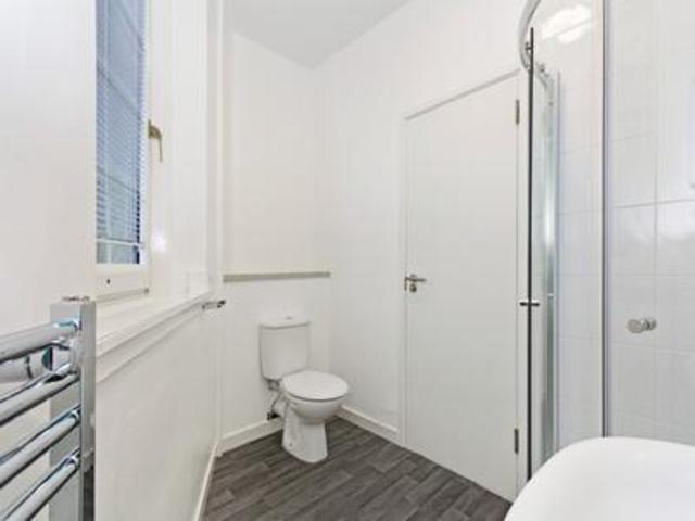  Image of 3 bedroom Flat to rent in Canongate Edinburgh EH8 at Canongate  Edinburgh, EH8 8BQ