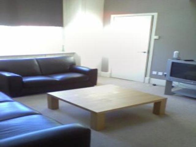  Image of 1 bedroom Flat to rent in Canongate Edinburgh EH8 at Edinburgh  Edinburgh, EH8 8DD