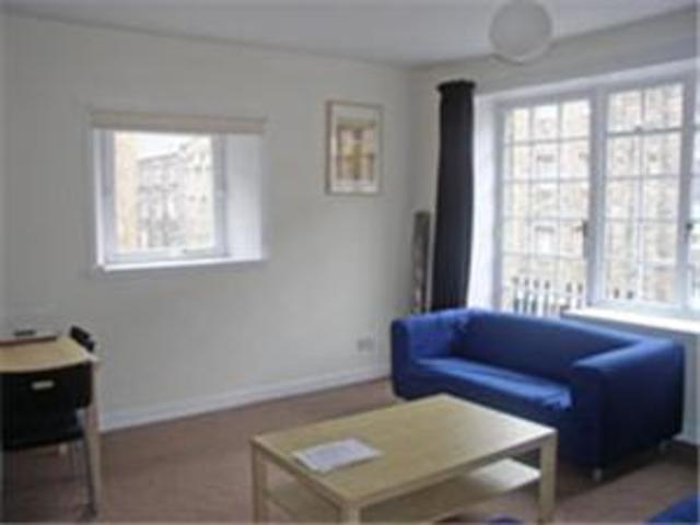  Image of 3 bedroom Flat to rent in Canongate Edinburgh EH8 at Holyrood Edinburgh Edinburgh, EH8 8BQ
