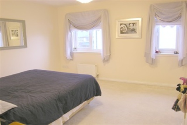  Image of 2 bedroom Semi-Detached house to rent in Carronbank Crescent Denny FK6 at Denny Falkirk Falkirk, FK6 6JF