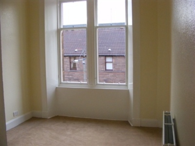  Image of 2 bedroom Flat to rent in Cartvale Road Glasgow G42 at Langside Glasgow Glasgow, G42 9TA