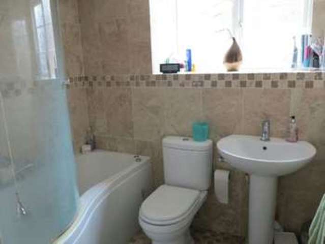  Image of 3 bedroom Detached house to rent in Cassia Drive Earley Reading RG6 at Cassia Drive  Reading, RG6 5YH