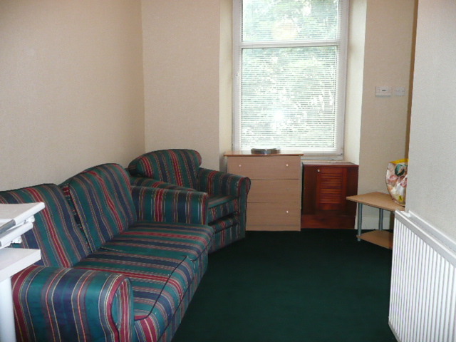  Image of 2 bedroom Flat to rent in Castle Street Paisley PA1 at Paisley Renfrewshire Renfrewshire, PA1 2JW