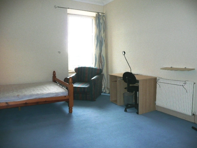  Image of 2 bedroom Flat to rent in Castle Street Paisley PA1 at Paisley Renfrewshire Renfrewshire, PA1 2JW