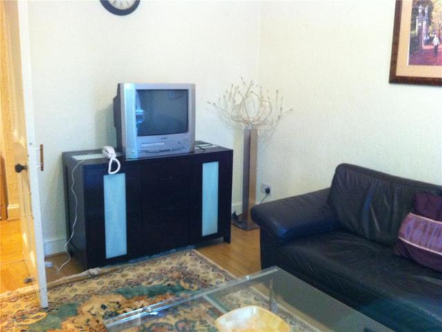  Image of 1 bedroom Flat to rent in Cathcart Place Edinburgh EH11 at Dalry Edinburgh Edinburgh, EH11 2HF