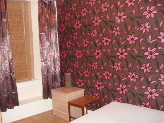  Image of 1 bedroom Flat to rent in Cathcart Place Edinburgh EH11 at Dalry Edinburgh Edinburgh, EH11 2HF