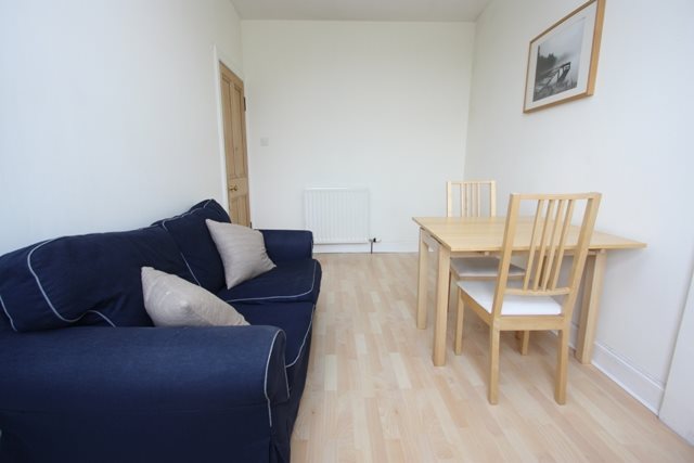  Image of 2 bedroom Flat to rent in Causewayside Edinburgh EH9 at Newington Edinburgh Edinburgh, EH9 1PH