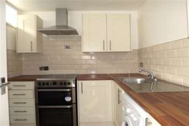  Image of 1 bedroom Flat to rent in Kings Road Brighton BN1 at Brighton, BN1 2JH