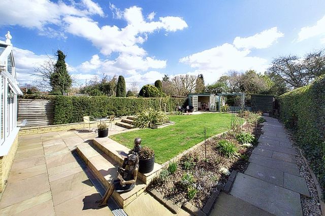  Image of 4 bedroom Detached house for sale in Cedar Drive Chichester PO19 at Cedar Drive  Chichester, PO19 3EL