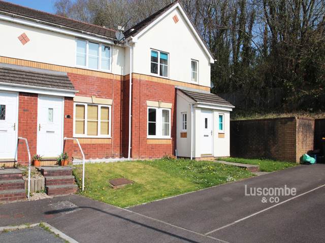  Image of 3 bedroom End of Terrace to rent in Cedar Wood Drive Rogerstone Newport NP10 at Rogerstone Newport Newport, NP10 9JR
