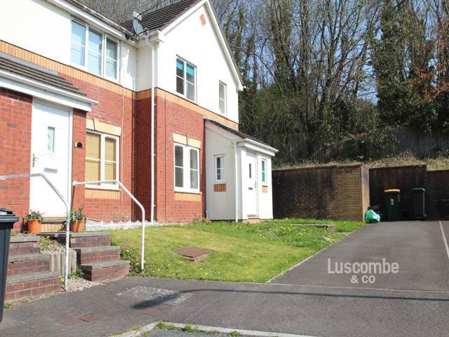  Image of 3 bedroom End of Terrace to rent in Cedar Wood Drive Rogerstone Newport NP10 at Rogerstone Newport Newport, NP10 9JR