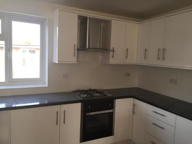  Image of 3 bedroom Detached house to rent in Central Avenue Enfield EN1 at London, EN1 3QD