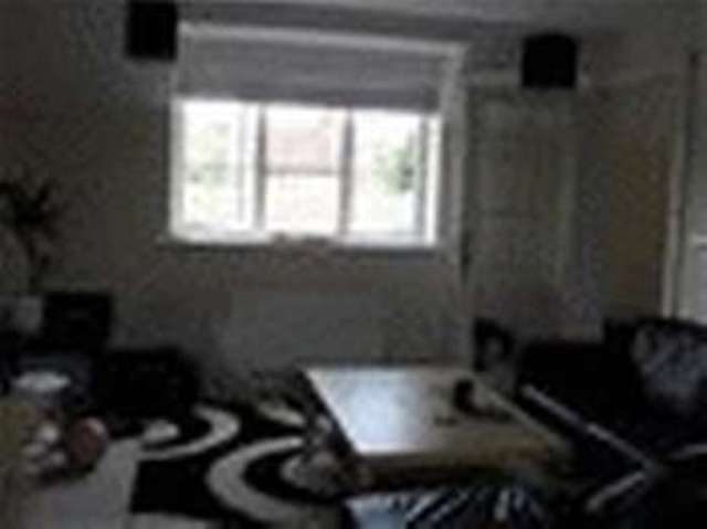  Image of 2 bedroom Flat to rent in Charles Church Walk Cranbrook Ilford IG1 at Charles Church Walk  Ilford, IG1 3RZ