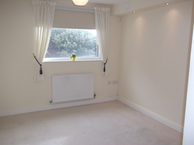  Image of 2 bedroom Flat to rent in Chaseley Gardens Skelmorlie PA17 at Skelmorlie North Ayrshire North Ayrshire, PA17 5DQ