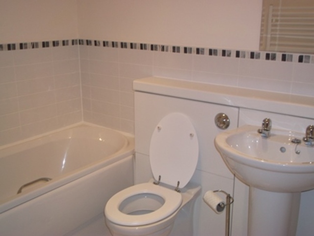  Image of 2 bedroom Flat to rent in Chaseley Gardens Skelmorlie PA17 at Skelmorlie North Ayrshire North Ayrshire, PA17 5DQ