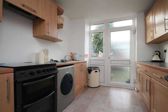  Image of 3 bedroom Terraced house to rent in Chatham Grove Chatham ME4 at Chatham Grove  Chatham, ME4 6LX