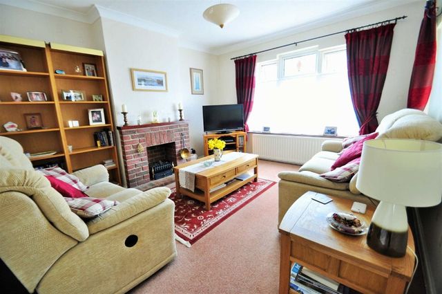  Image of 5 bedroom Semi-Detached house for sale in Chessington Avenue Bexleyheath DA7 at Bexleyheath Kent Bexleyheath, DA7 5NR