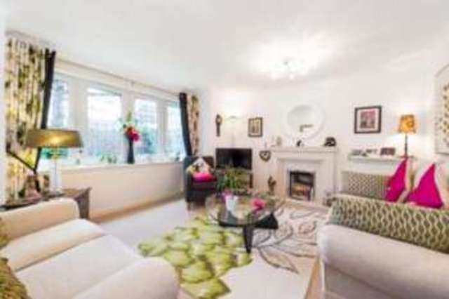  Image of 3 bedroom Flat for sale in Chesterfield Gardens Kelvinside Glasgow G12 at Kelvindale Glasgow Glasgow, G12 0BF