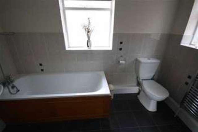  Image of 1 bedroom Flat for sale in Chingford Lane Woodford Green IG8 at Chingford Lane  Woodford Green, IG8 9QS