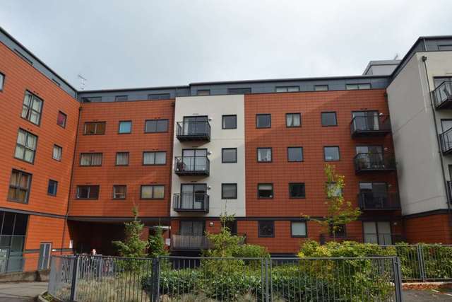  Image of 1 bedroom Apartment to rent in Church Street Epsom KT17 at Church Street  Epsom, KT17 4NP