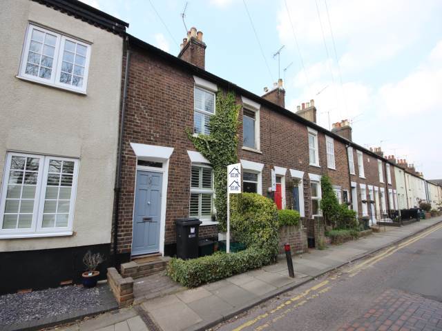  Image of 2 bedroom Terraced house to rent in Church Street St. Albans AL3 at St Albans Hertfordshire St Albans, AL3 5NG