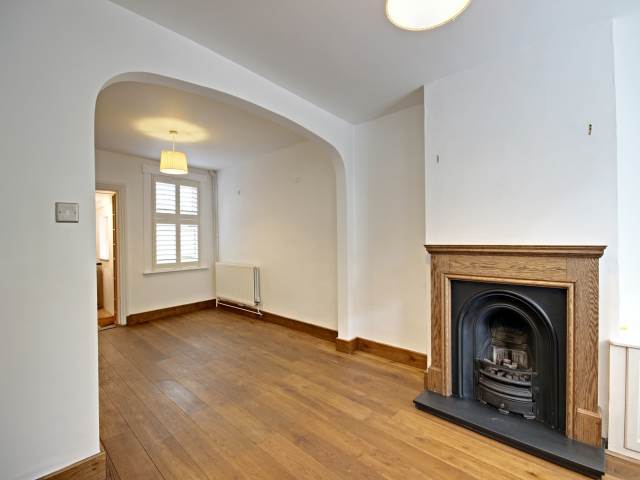  Image of 2 bedroom Terraced house to rent in Church Street St. Albans AL3 at St Albans Hertfordshire St Albans, AL3 5NG