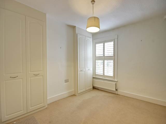  Image of 2 bedroom Terraced house to rent in Church Street St. Albans AL3 at St Albans Hertfordshire St Albans, AL3 5NG