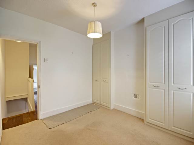  Image of 2 bedroom Terraced house to rent in Church Street St. Albans AL3 at St Albans Hertfordshire St Albans, AL3 5NG