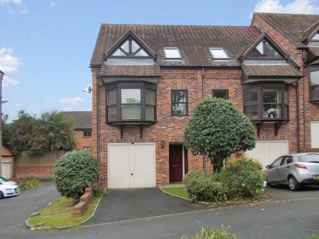  Image of 3 bedroom Terraced house to rent in Brewery Walk Worcester WR1 at Brewery Walk  Worcester, WR1 3HY