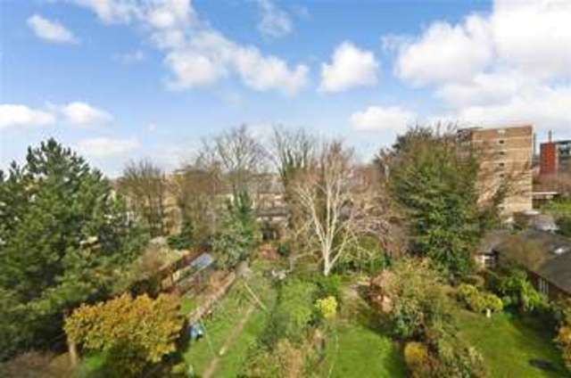  Image of 5 bedroom Semi-Detached house for sale in Clarence Place Gravesend DA12 at Gravesend Kent Gravesend, DA12 1LD