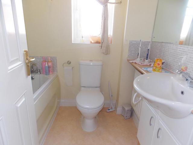  Image of 4 bedroom Detached house for sale in Clementine Road Swindon SN25 at Oakhurst  Swindon, SN25 2JS
