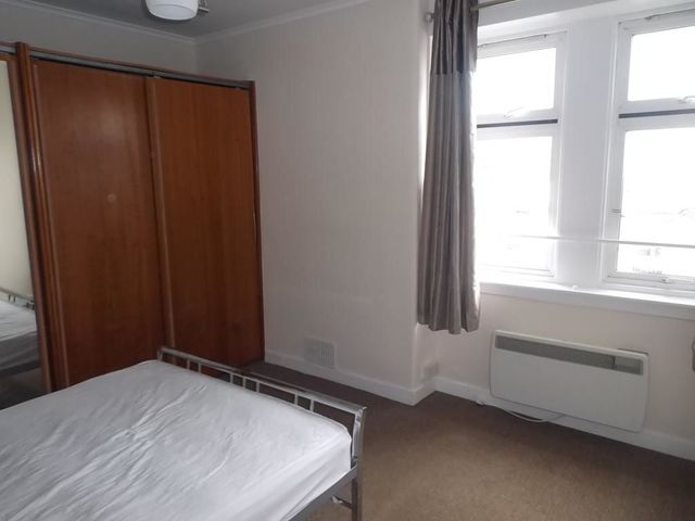  Image of 2 bedroom Flat to rent in Clepington Road Dundee DD3 at Coldside Dundee Dundee, DD3 7NY