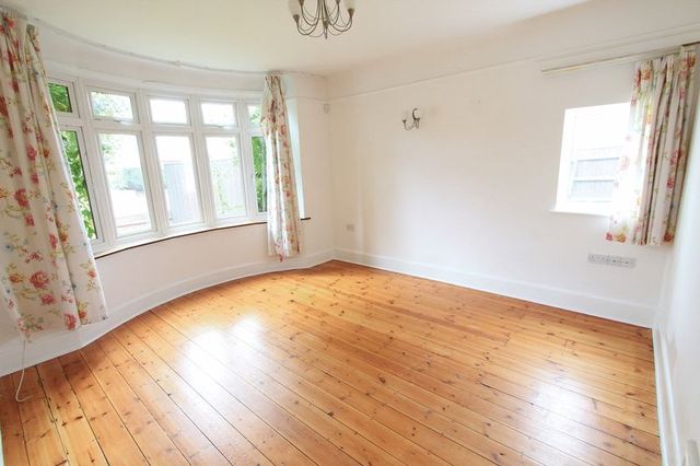  Image of 4 bedroom Detached house to rent in Clingan Road Southbourne Bournemouth BH6 at Clingan Road  Bournemouth, BH6 5QA