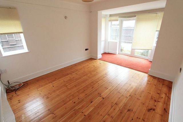  Image of 4 bedroom Detached house to rent in Clingan Road Southbourne Bournemouth BH6 at Clingan Road  Bournemouth, BH6 5QA