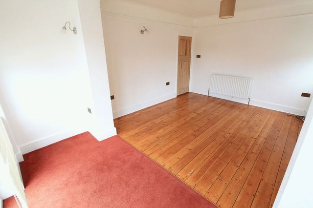  Image of 4 bedroom Detached house to rent in Clingan Road Southbourne Bournemouth BH6 at Clingan Road  Bournemouth, BH6 5QA