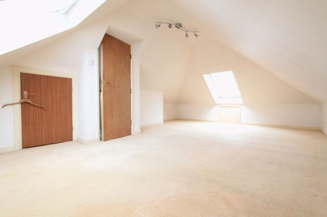  Image of 4 bedroom Detached house to rent in Clingan Road Southbourne Bournemouth BH6 at Clingan Road  Bournemouth, BH6 5QA