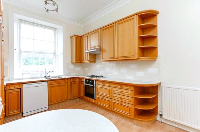  Image of 5 bedroom Terraced house to rent in Coltbridge Terrace Edinburgh EH12 at Murrayfield Edinburgh Edinburgh, EH12 6AE