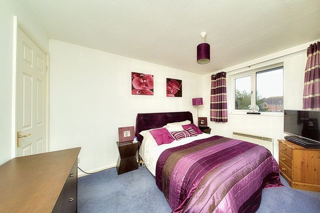  Image of 2 bedroom Flat for sale in Conduit Mead Chichester PO19 at Conduit Mead  Chichester, PO19 6UP