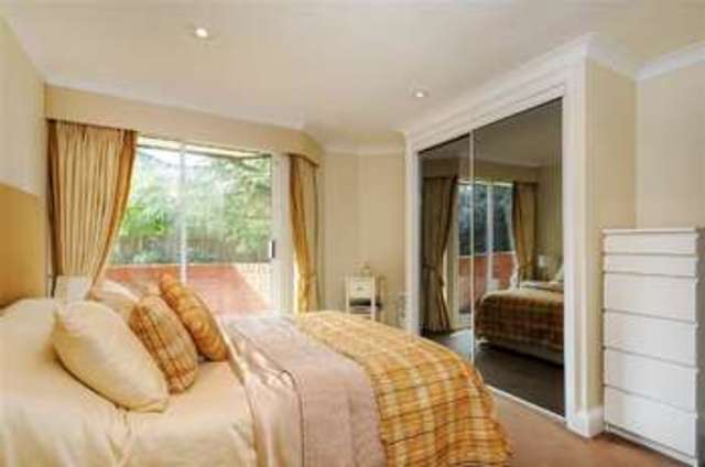  Image of 2 bedroom Apartment for sale in Inner Park Road London SW19 at Wimbledon Park, SW19 6DZ