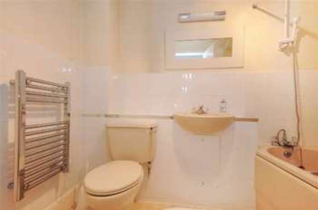  Image of 2 bedroom Apartment for sale in Inner Park Road London SW19 at Wimbledon Park, SW19 6DZ