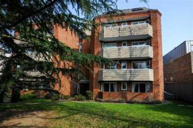  Image of 2 bedroom Apartment for sale in Inner Park Road London SW19 at Wimbledon Park, SW19 6DZ
