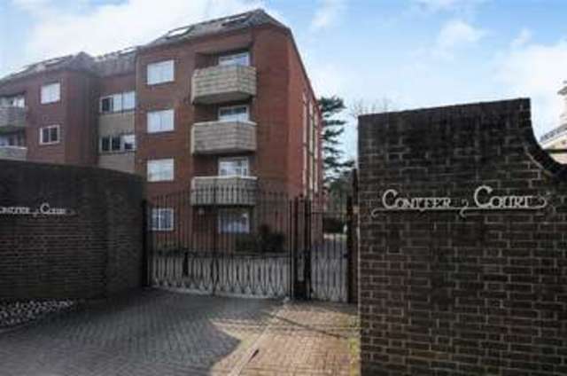  Image of 2 bedroom Apartment for sale in Inner Park Road London SW19 at Wimbledon Park, SW19 6DZ