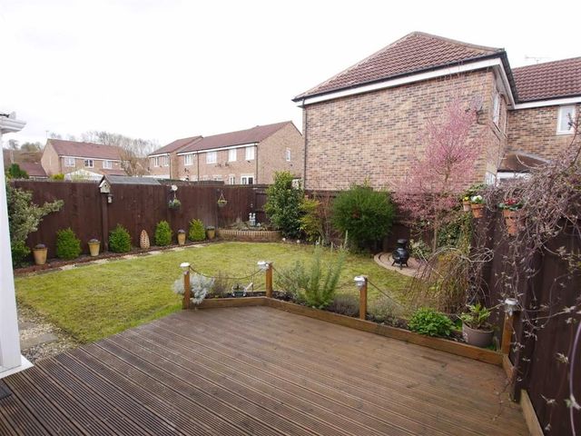  Image of 4 bedroom Property for sale in Cornstone Fold Leeds LS12 at Cornstone Fold Leeds Leeds, LS12 5SX
