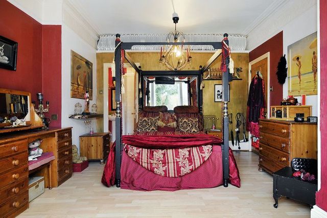  Image of 3 bedroom Flat for sale in Cowper Road Worthing BN11 at Cowper Road  Worthing, BN11 4PD
